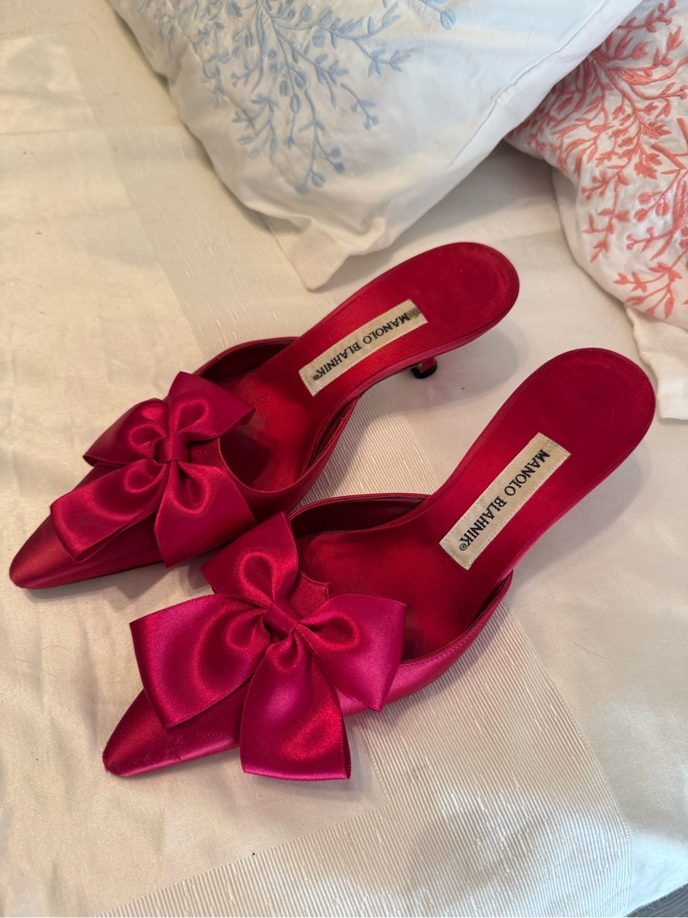Manolo Blahnik Hot Pink Satin Bow Pointed Mules
